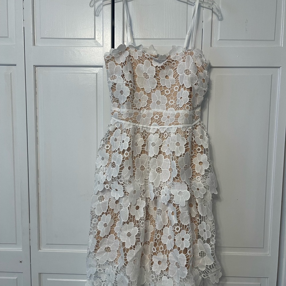 Just Me NWOT White & Nude Floral Lace Tiered Sleeveless Midi Dress - Picture 3 of 12